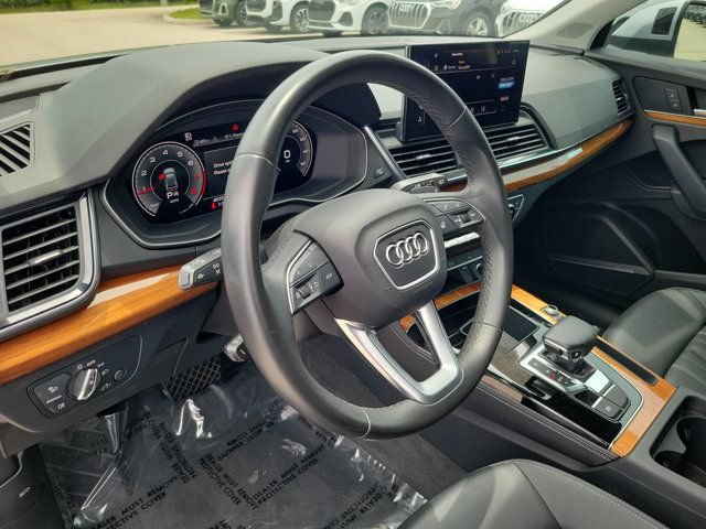 Used 2023 Audi Q5 2.0T Premium Plus w/ Premium Plus Package AWD/4WD image 17
