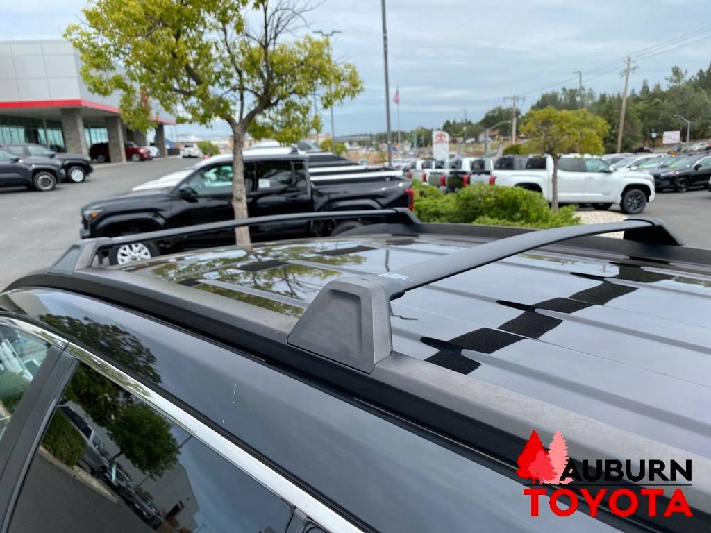 Used 2023 Toyota Corolla Cross AWD Hybrid w/ Convenience Package image 14
