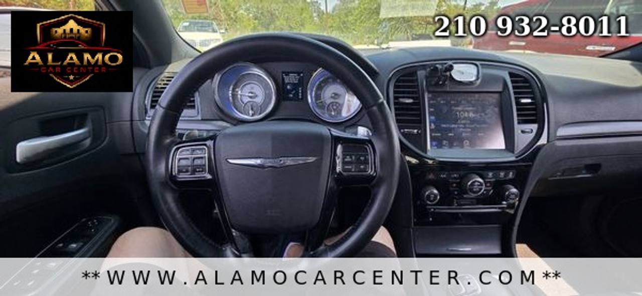 Used 2013 Chrysler 300 S RWD image 31