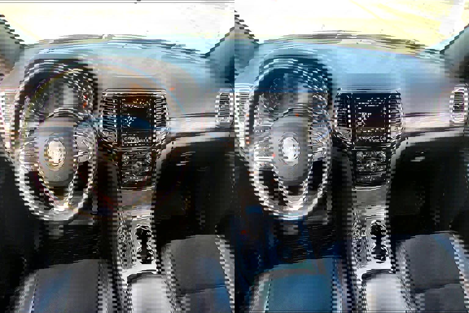 Used 2021 Jeep Grand Cherokee Laredo X image 14