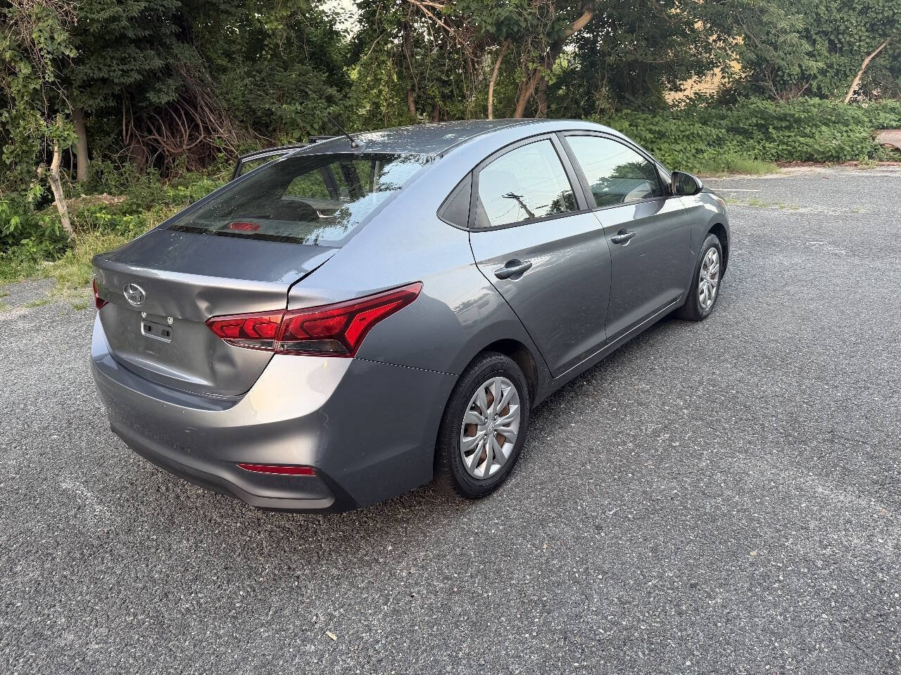 Used 2019 Hyundai Accent SE FWD image 4