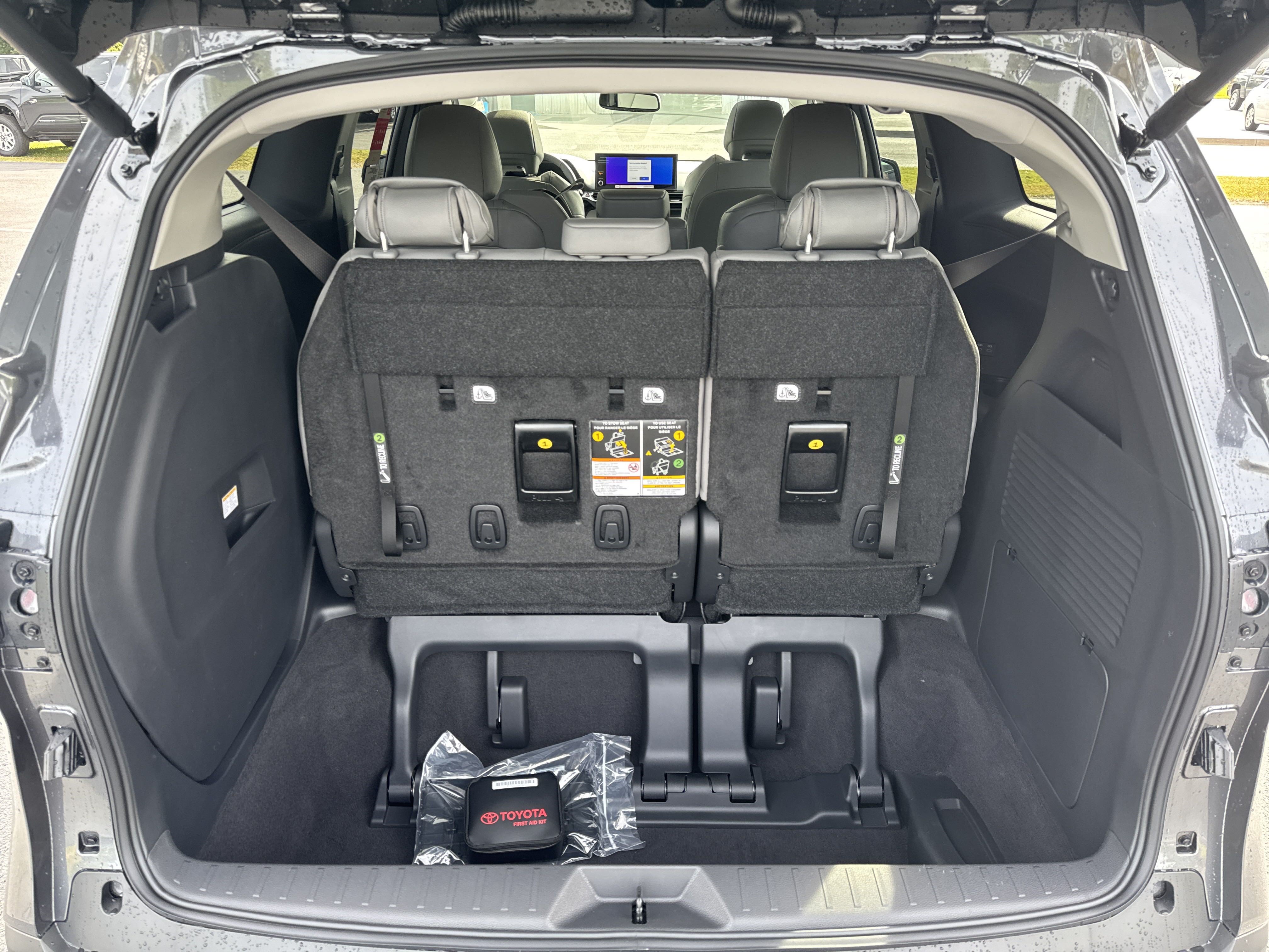 New 2025 Toyota Sienna XLE FWD image 40