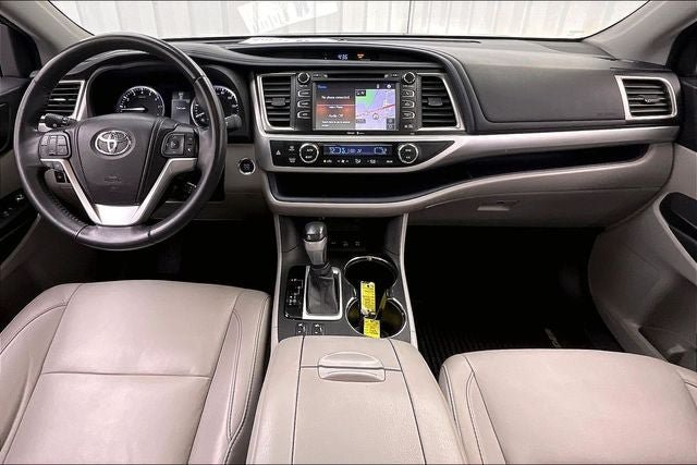 Used 2015 Toyota Highlander XLE AWD/4WD image 15