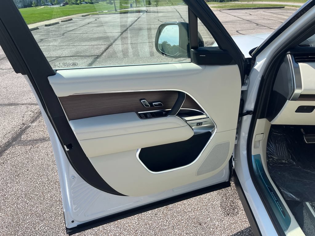 New 2026 Land Rover Range Rover SE AWD/4WD image 10