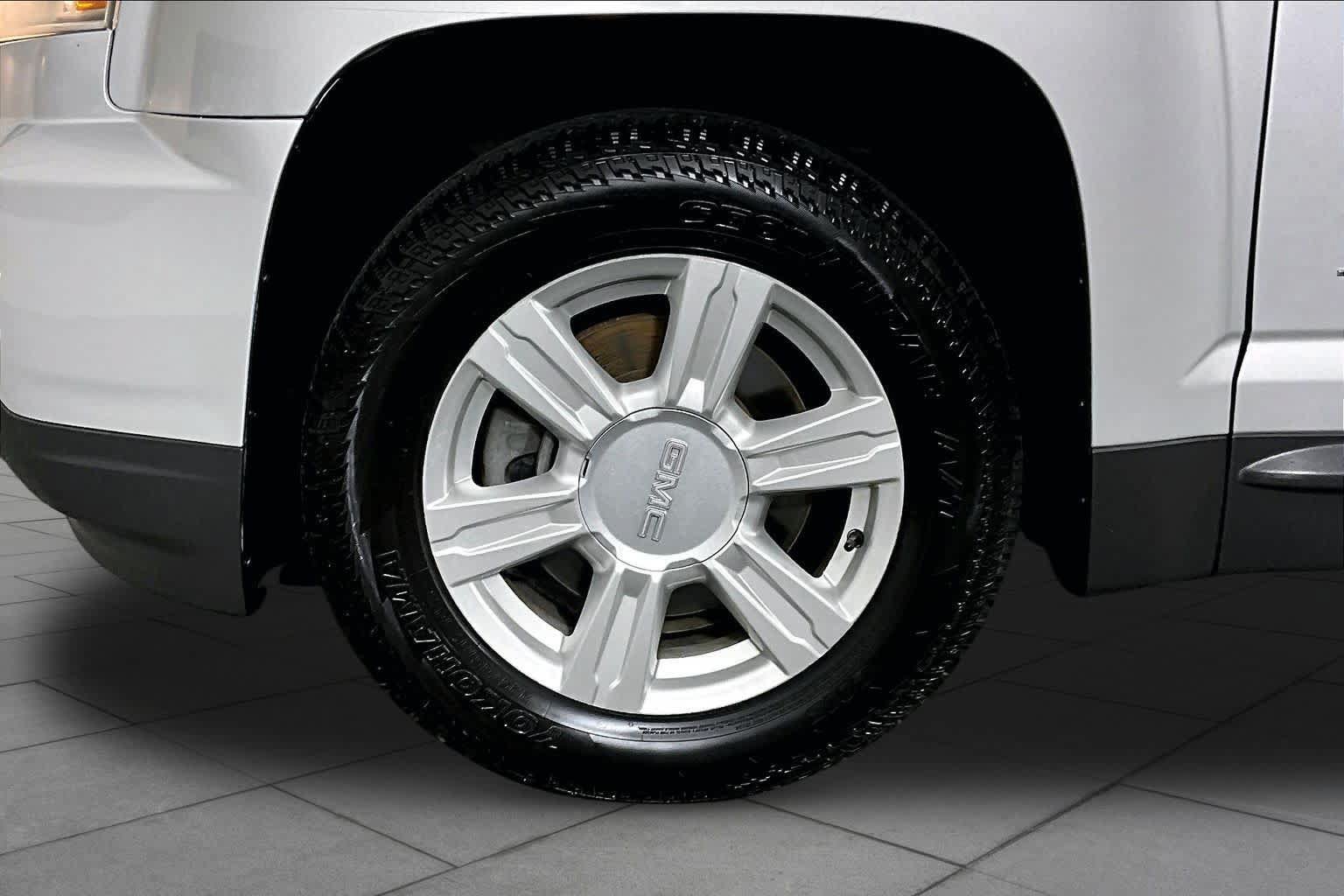 Used 2016 GMC Terrain SLE FWD image 11