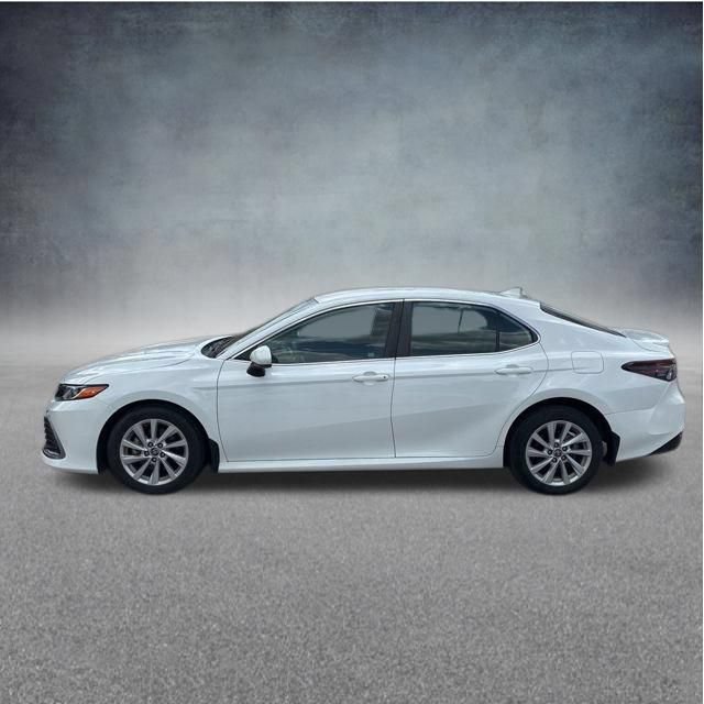 Used 2023 Toyota Camry LE FWD image 2