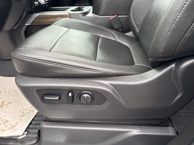 Used 2021 Chevrolet Silverado 1500 LT Trail Boss w/ Convenience Package II AWD/4WD image 11
