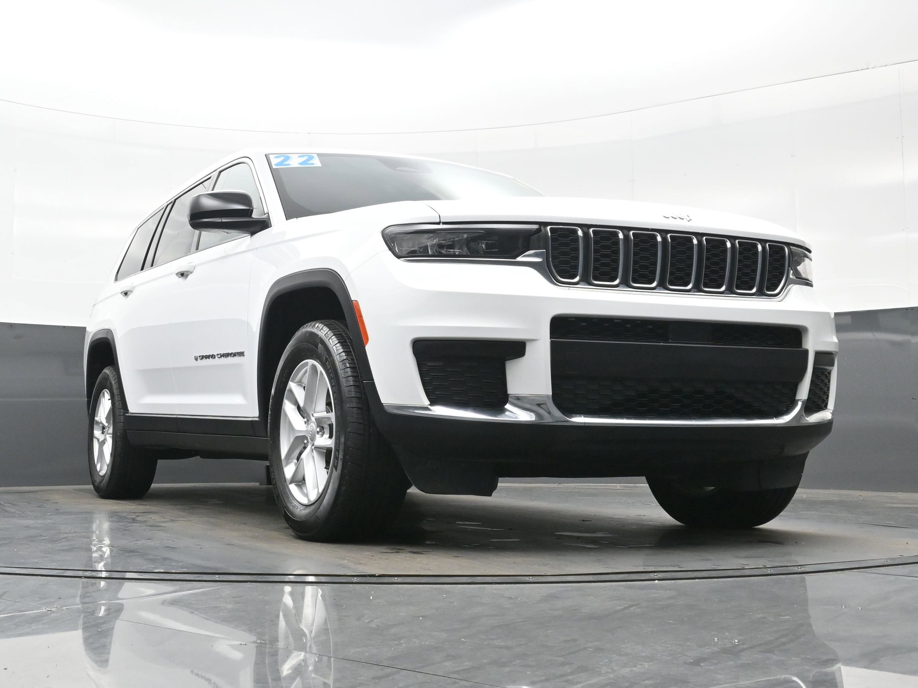 Used 2022 Jeep Grand Cherokee L Laredo w/ Luxury Tech Group I image 33