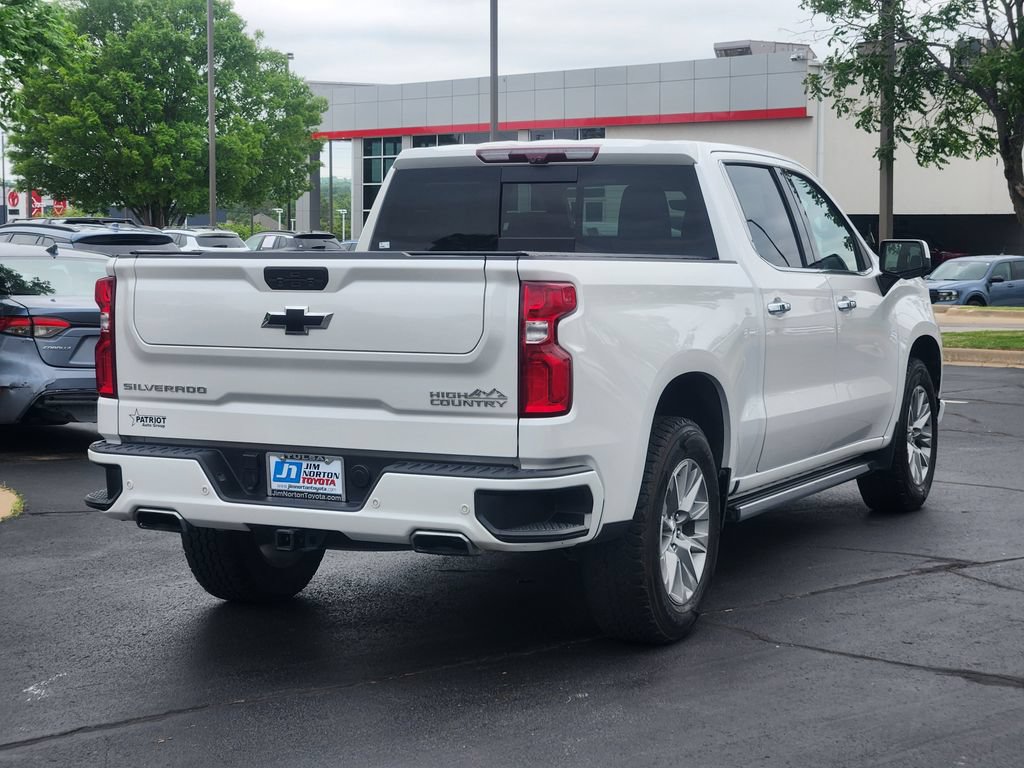 Used 2021 Chevrolet Silverado 1500 High Country w/ Technology Package AWD/4WD image 4