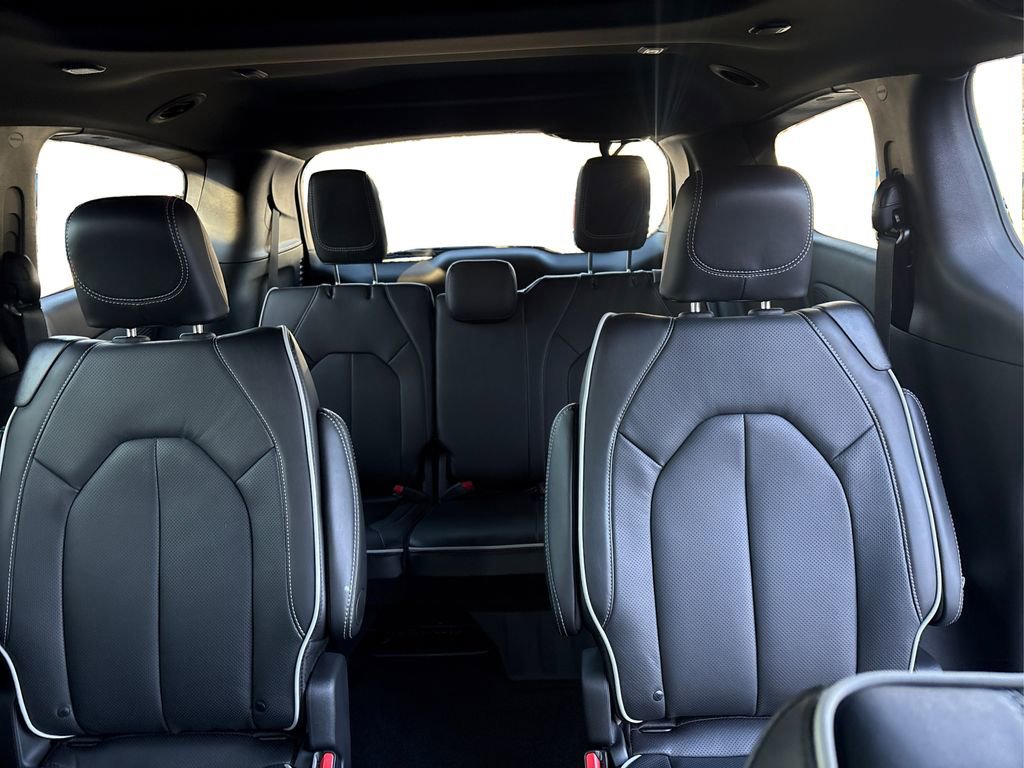 New 2026 Chrysler Pacifica Limited w/ S Appearance Package image 17