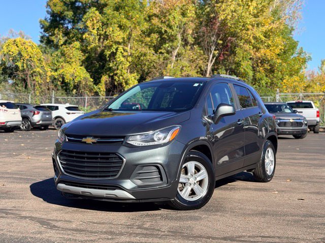 Used 2018 Chevrolet Trax LT w/ LT Convenience Package FWD image 2