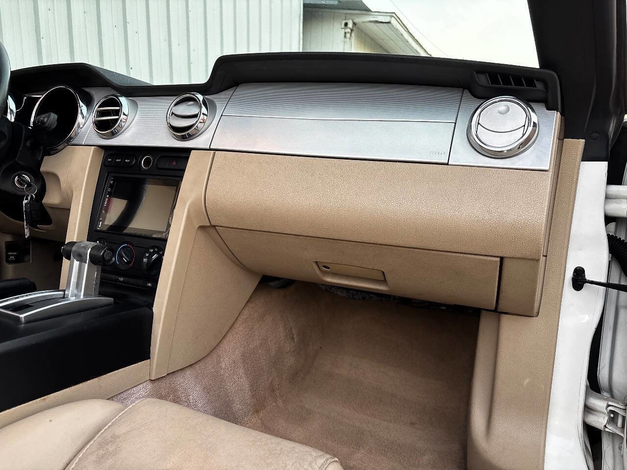 Used 2007 Ford Mustang Convertible image 36