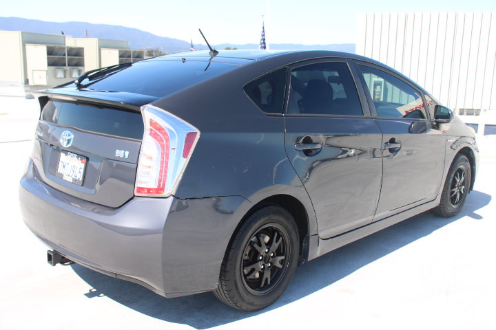 Used 2015 Toyota Prius Two FWD image 3