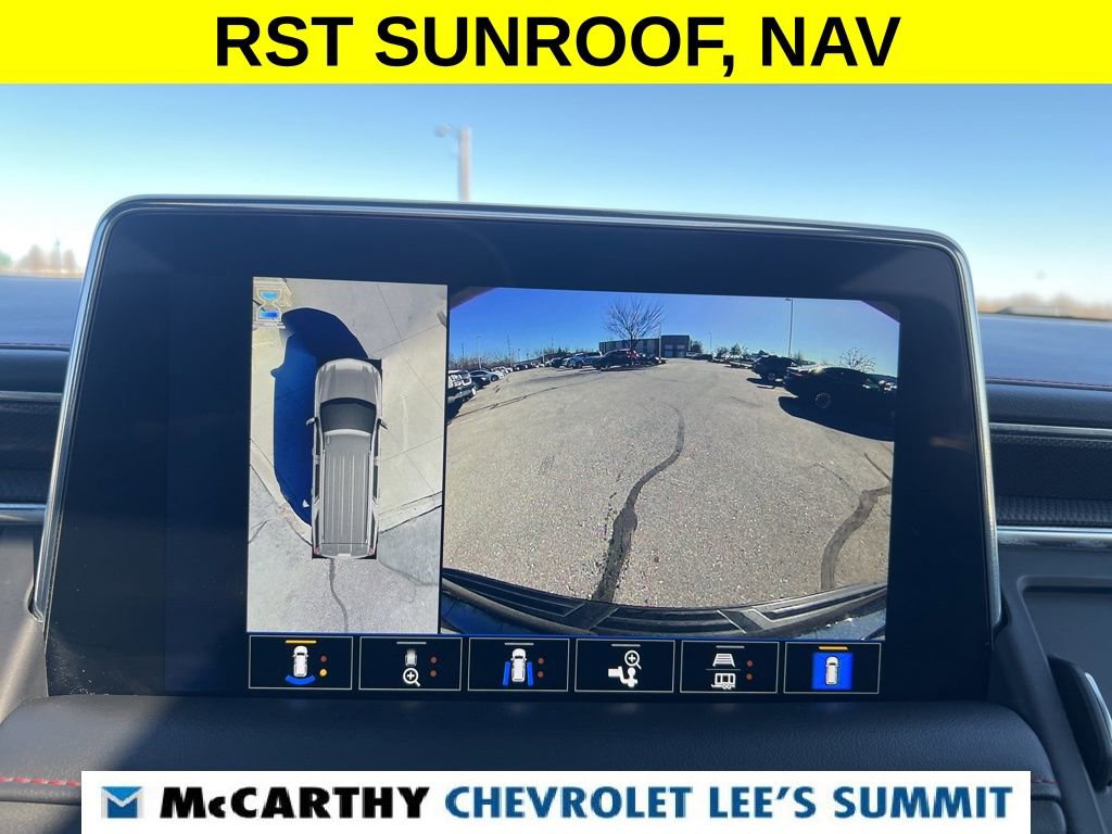 Used 2022 Chevrolet Suburban RST w/ Luxury Package image 12