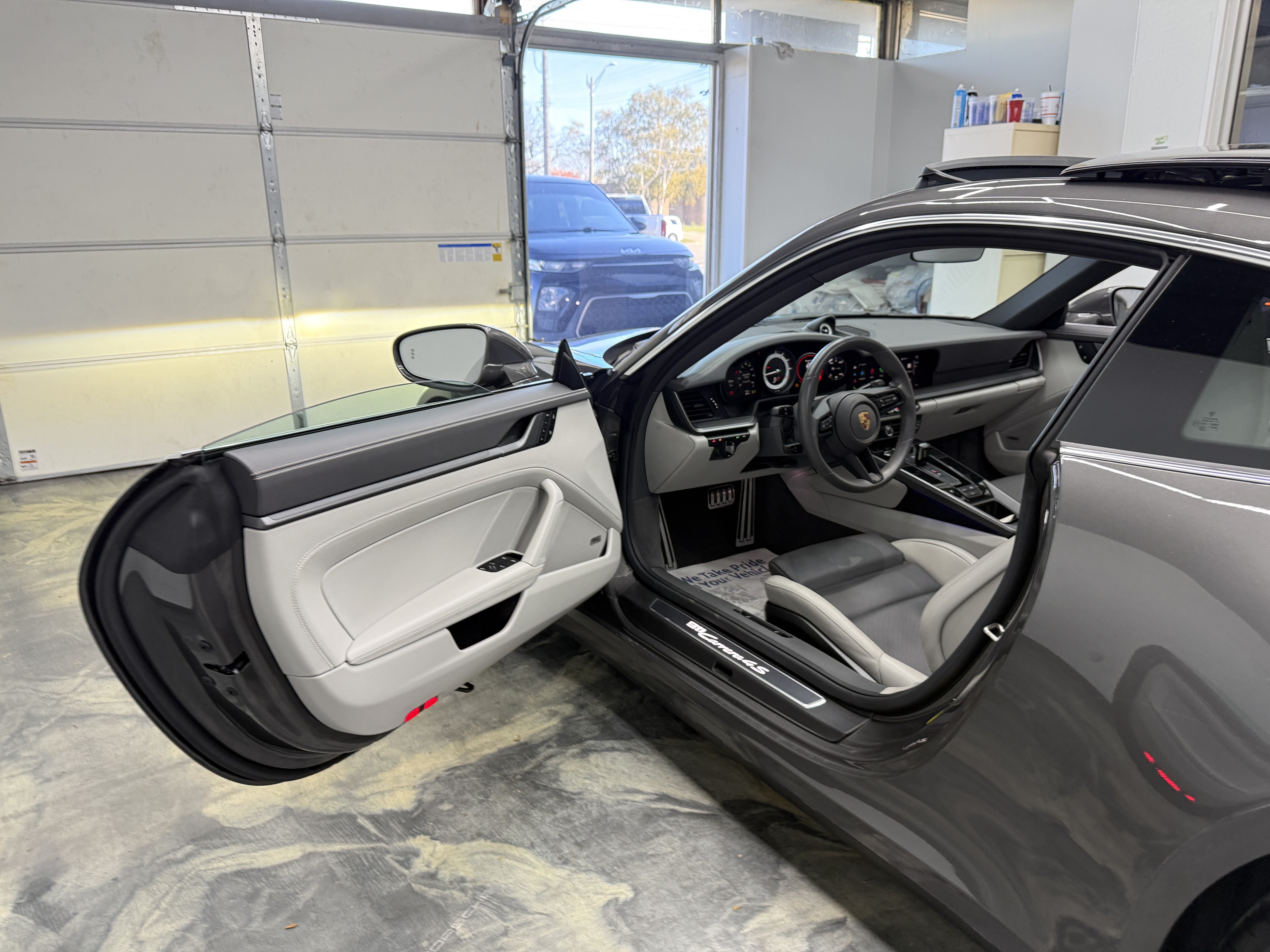 Used 2024 Porsche 911 Carrera 4S AWD/4WD image 9