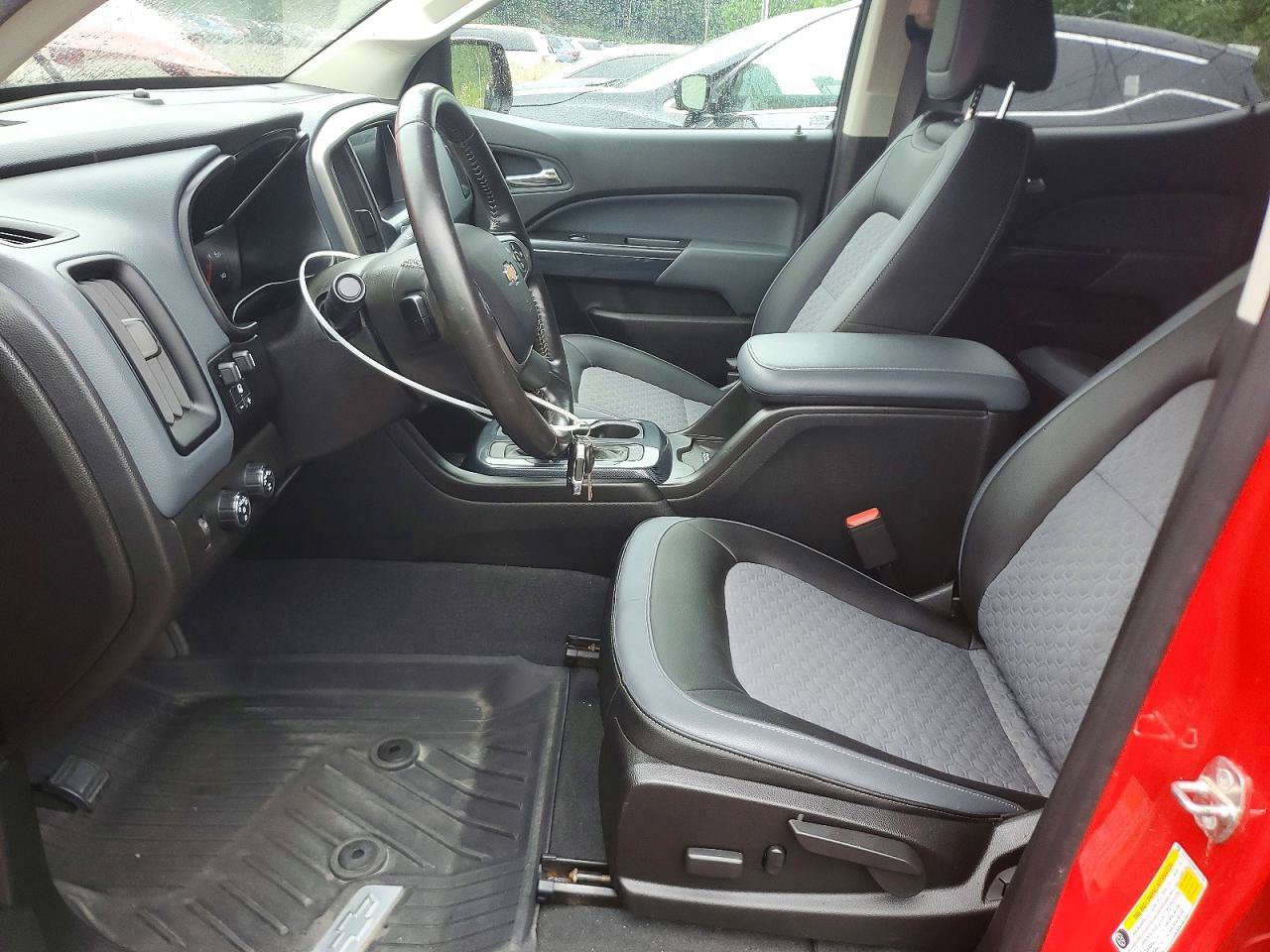 Used 2019 Chevrolet Colorado Z71 AWD/4WD image 5