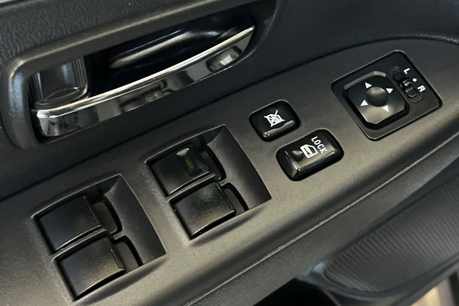 Used 2024 Mitsubishi Outlander Sport ES AWD/4WD image 14