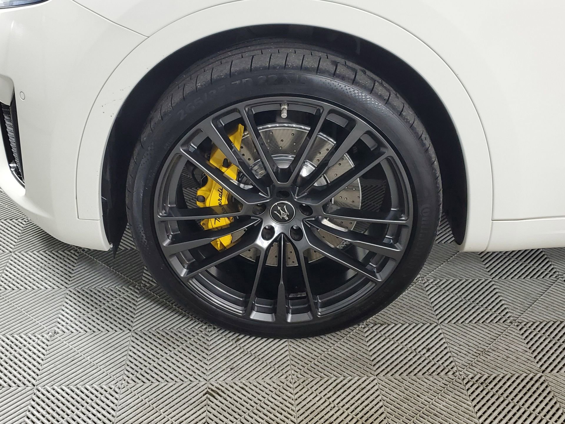 Used 2023 Maserati Levante Modena S image 17