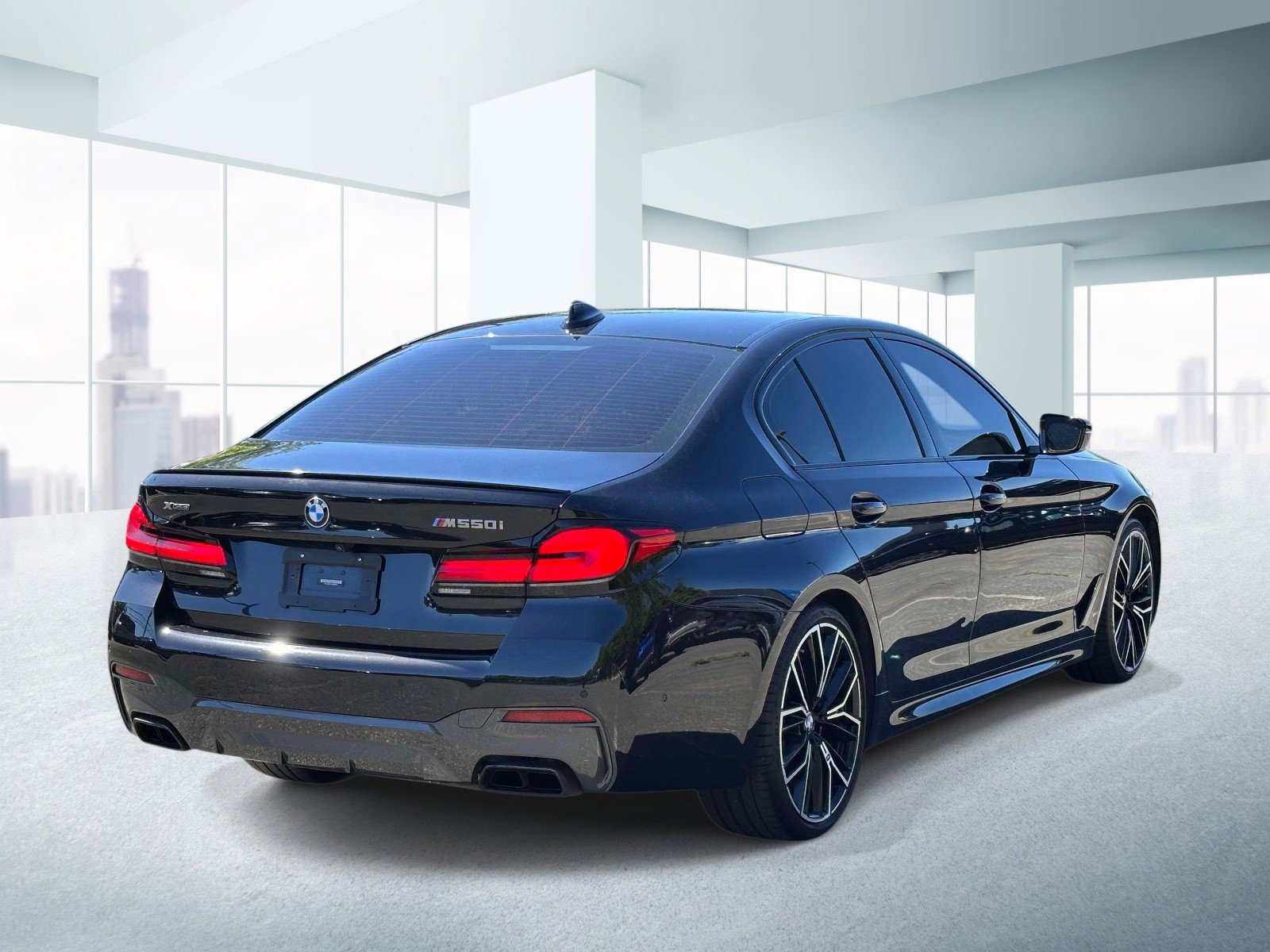 Used 2021 BMW M550i xDrive w/ Dynamic Handling Package AWD/4WD image 4