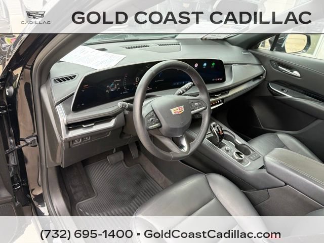 Used 2024 Cadillac XT4 Luxury w/ Cold Weather Package AWD/4WD image 19