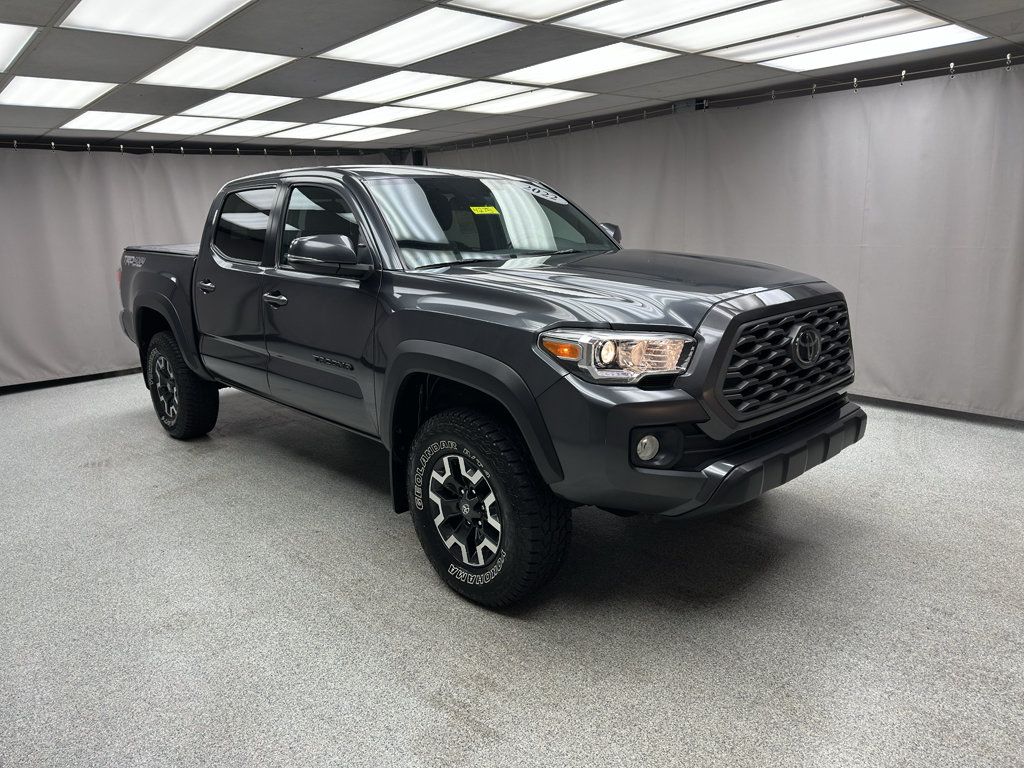 Used 2022 Toyota Tacoma TRD Off-Road AWD/4WD image 5