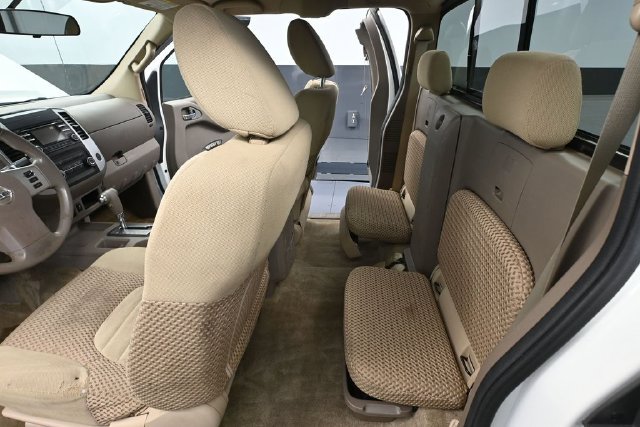Used 2014 Nissan Frontier SV AWD/4WD image 27