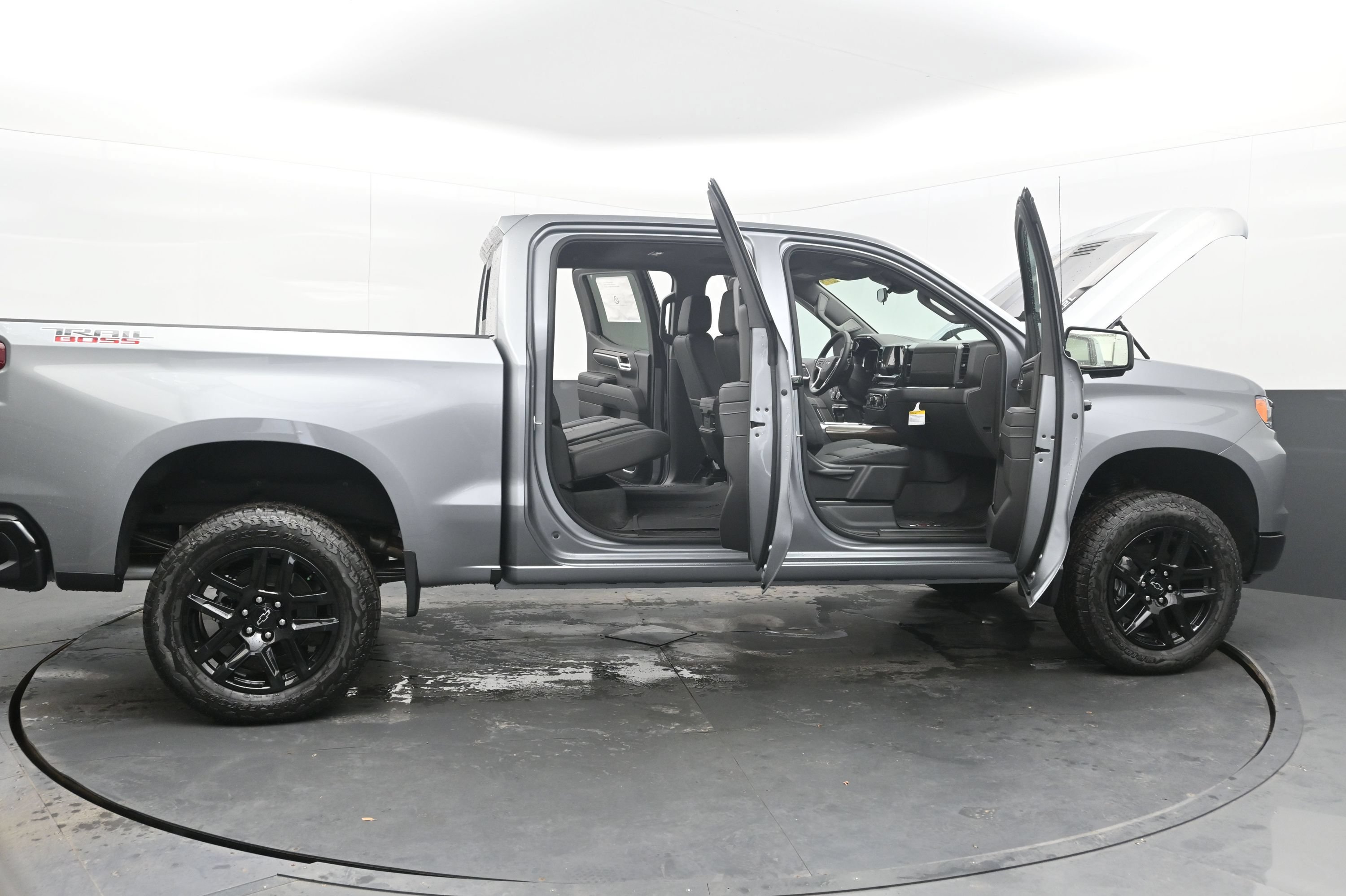 Used 2026 Chevrolet Silverado 1500 LT Trail Boss w/ LT Trail Boss Premium Package AWD/4WD image 46