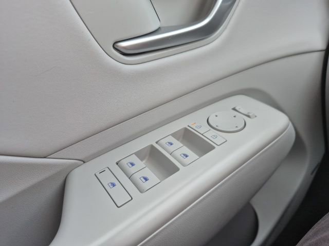 Used 2024 Hyundai Kona Limited AWD/4WD image 31
