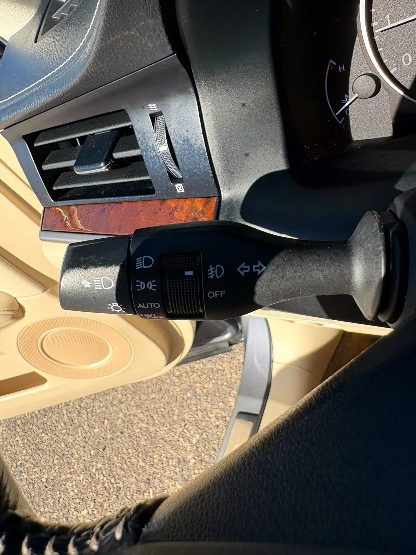 Used 2014 Lexus ES 350 w/ Luxury Package FWD image 21