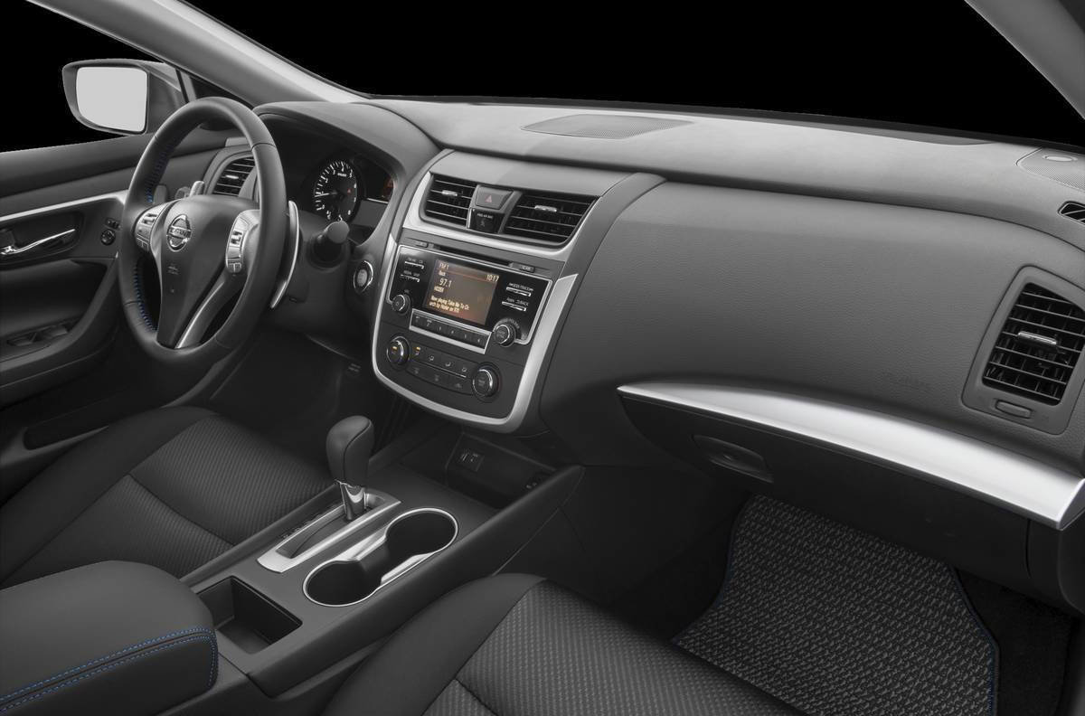 Used 2016 Nissan Altima 2.5 SR w/ Interior Lighting Package image 13