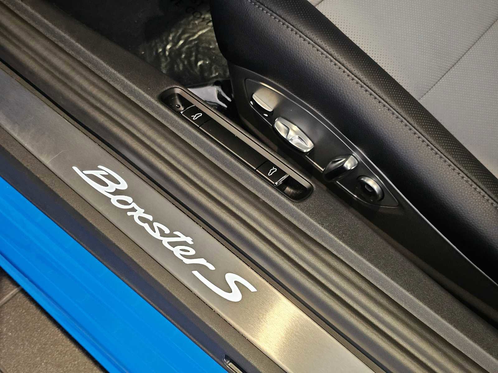 New 2025 Porsche 718 Boxster S image 22