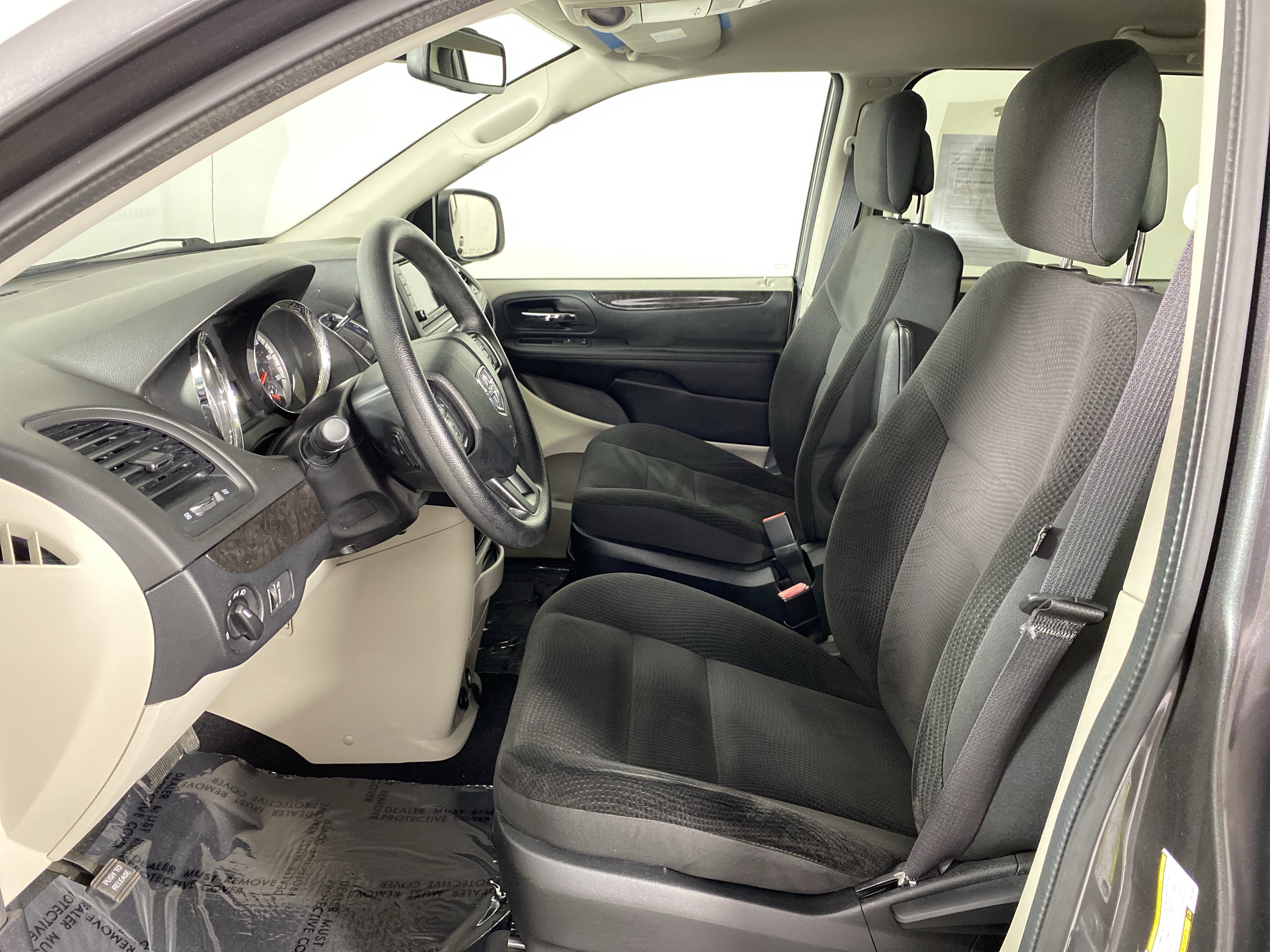 Used 2018 Dodge Grand Caravan SE w/ UConnect Hands-Free Group FWD image 14