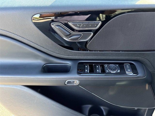 New 2026 Lincoln Aviator AWD w/ Jet Appearance Package image 21
