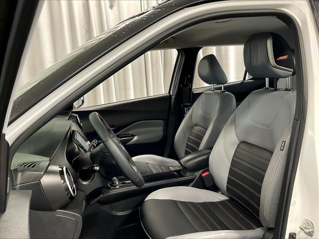 Used 2023 Nissan Kicks SR w/ SR Premium Package FWD image 10