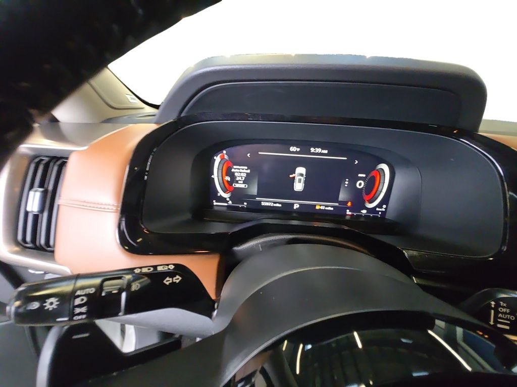 Used 2023 Nissan Pathfinder Platinum AWD/4WD image 14