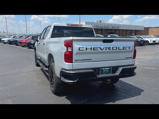 Certified 2022 Chevrolet Silverado 1500 Custom Trail Boss w/ LPO, Dark Essentials Package AWD/4WD image 7
