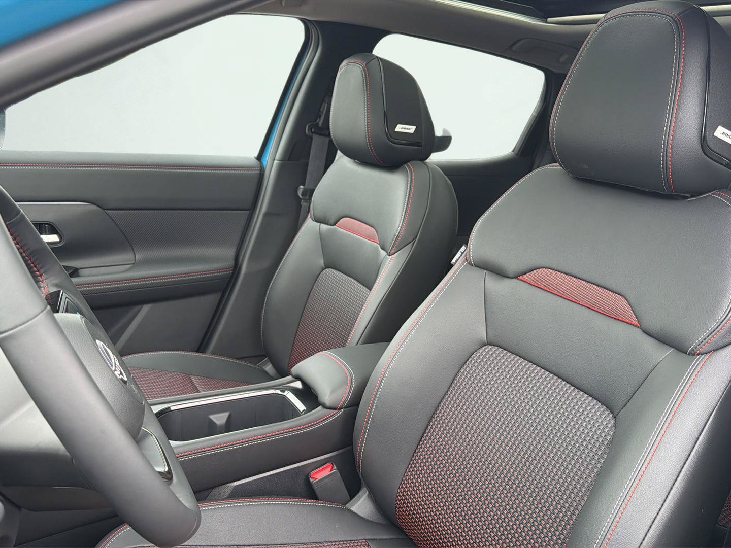 New 2027 Nissan Kicks SR AWD/4WD image 12