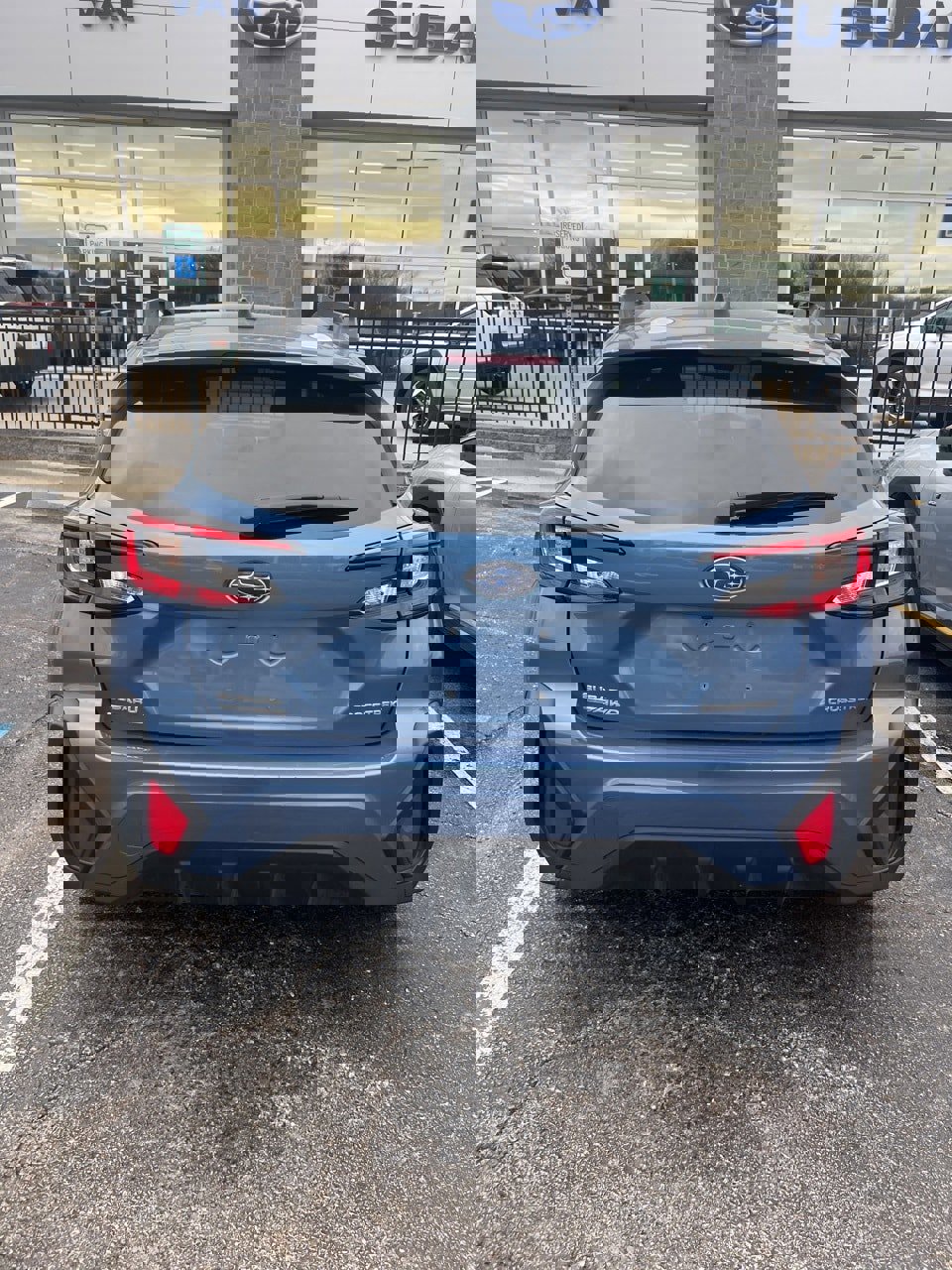 Used 2024 Subaru Crosstrek 2.0i Premium image 4