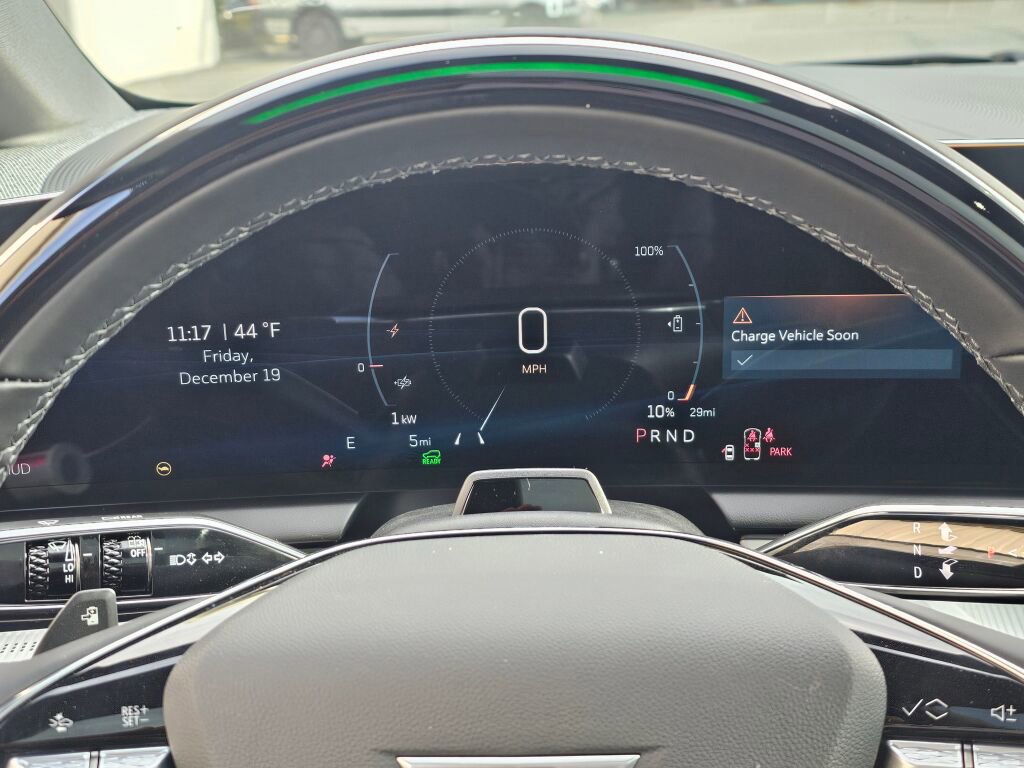 New 2026 Cadillac Optiq Luxury 2 image 31