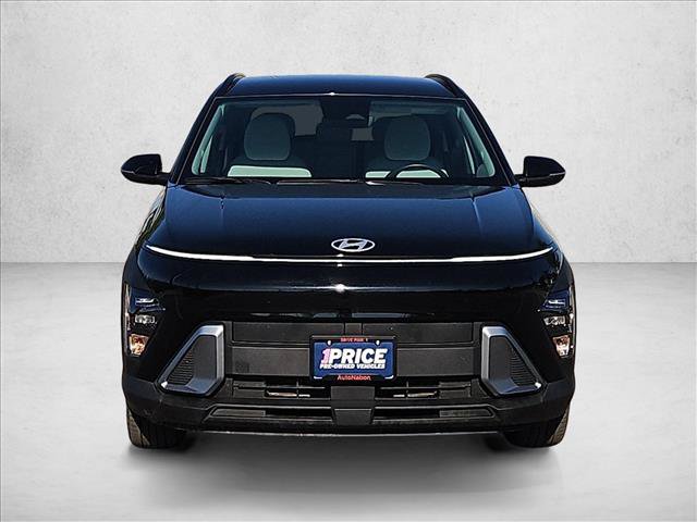 Used 2025 Hyundai Kona SEL FWD image 2