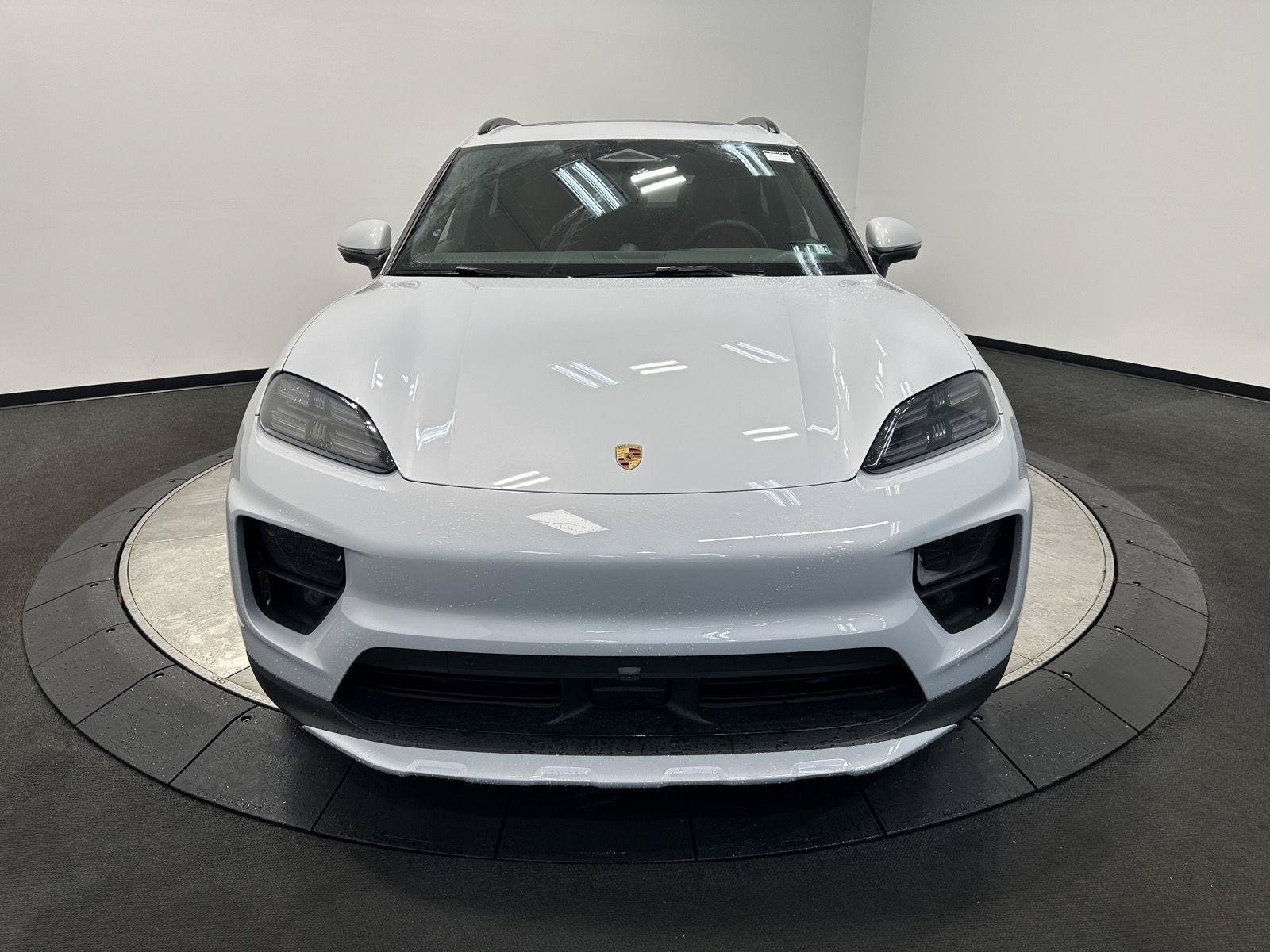 New 2026 Porsche Macan 4S Electric AWD/4WD image 10