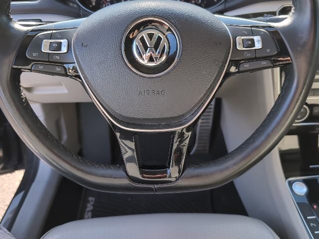 Used 2019 Volkswagen Passat 2.0T SE R-Line image 9