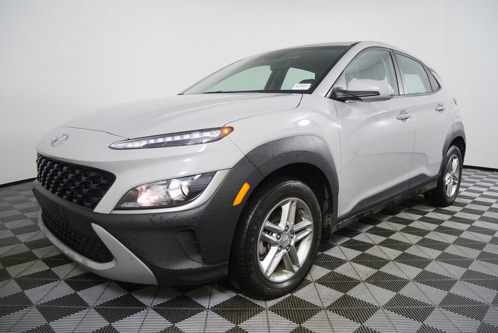 Used 2023 Hyundai Kona SE image 7