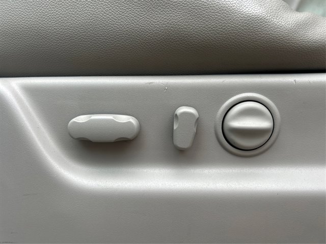 Used 2013 Chevrolet Tahoe LT AWD/4WD image 41