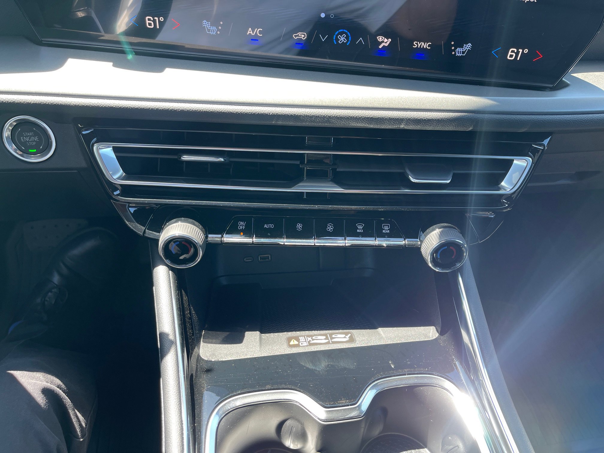 New 2025 Chevrolet Traverse LT w/ LPO, Floor Liner Package image 24