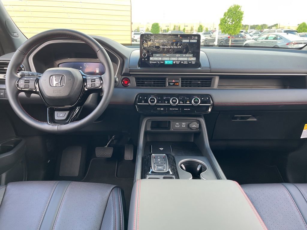 Certified 2025 Honda Pilot Black Edition image 17