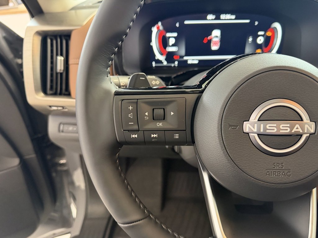 New 2025 Nissan Pathfinder Platinum w/ Cargo Package image 17