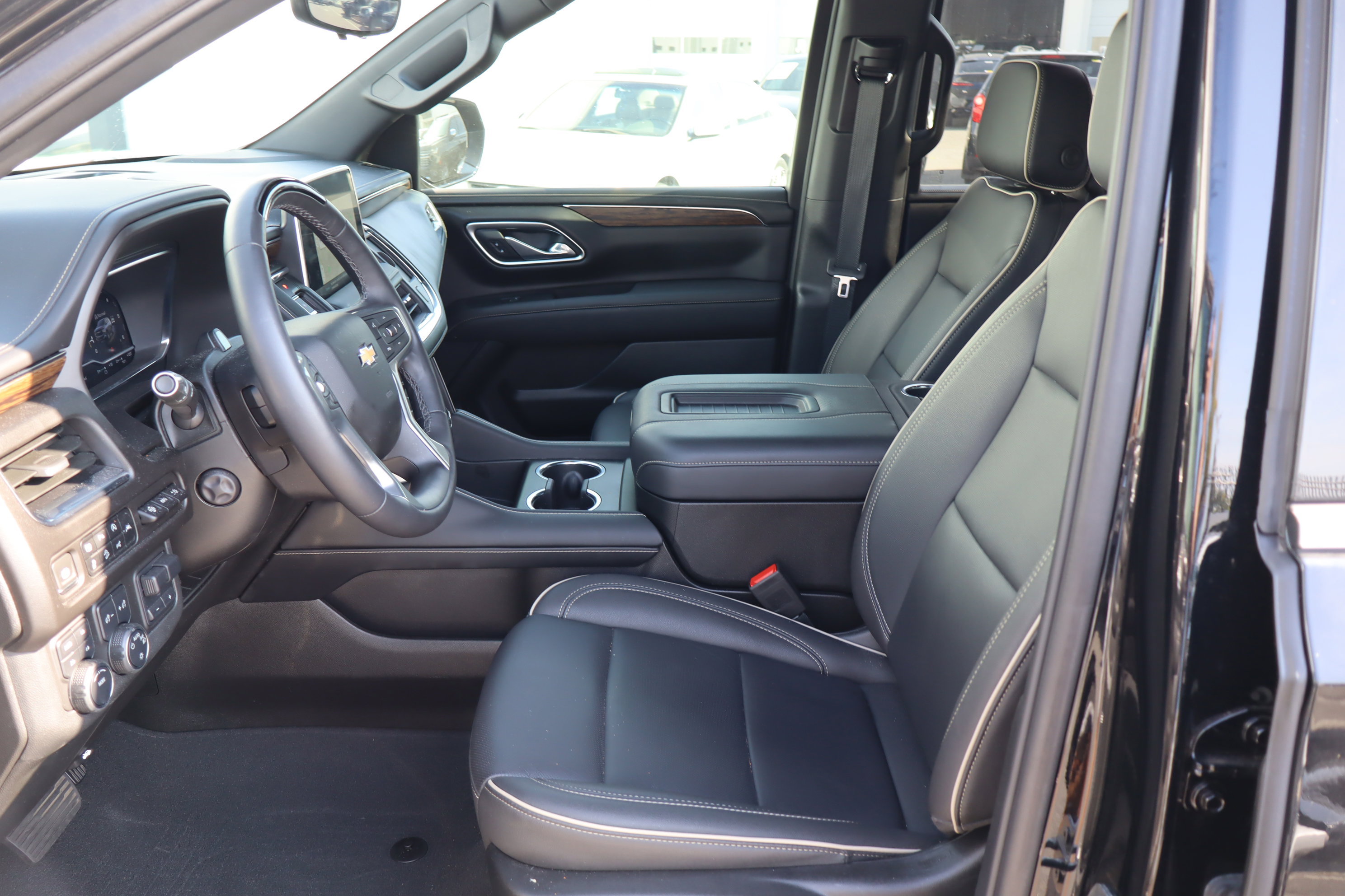 Certified 2024 Chevrolet Suburban Premier w/ Advanced Technology Package image 19