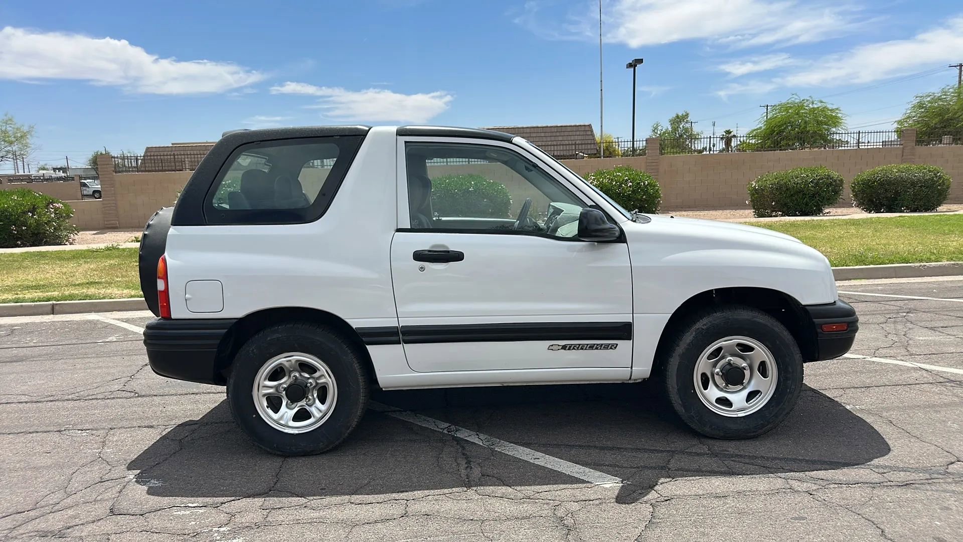 Used 1999 Chevrolet Tracker 2WD Convertible image 4