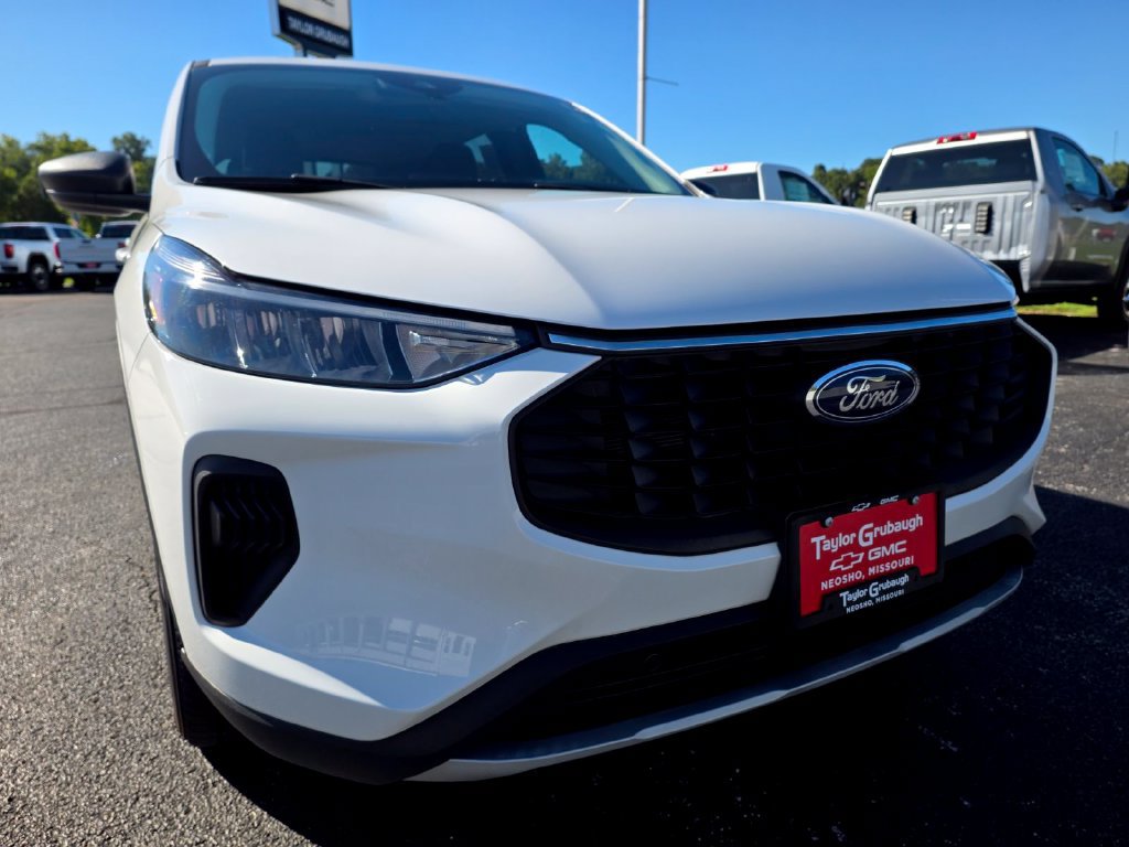 Used 2023 Ford Escape Active AWD/4WD image 11